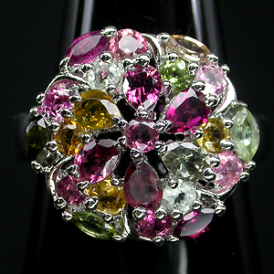 Прелестное кольцо с разноцветными турмалинами