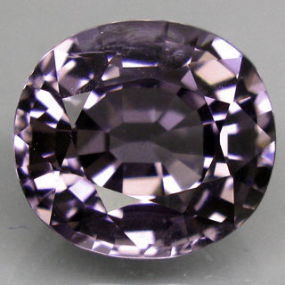 Серебристая шпинель 3,38 карат