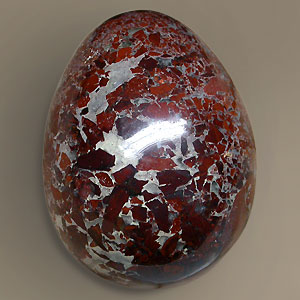 Яйцо из яшмы 570,11 карат
