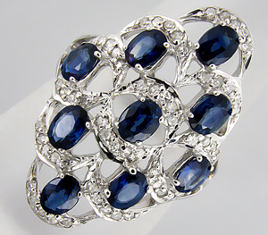Кольцо с синими сапфирами и бриллиантами
