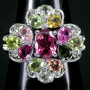 Праздничное кольцо с разноцветными турмалинами