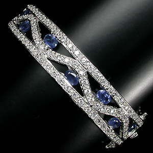 Элегантный браслет с синими сапфирами