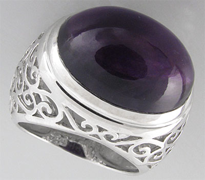 Филигранное кольцо с крупным кабошоном сливового аметиста