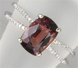 Кольцо с великолепной шпинелью и бриллиантами