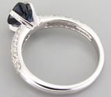Кольцо с ярко-синим сапфиром и бриллиантами Золото