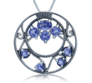 Прелестный кулон с танзанитами