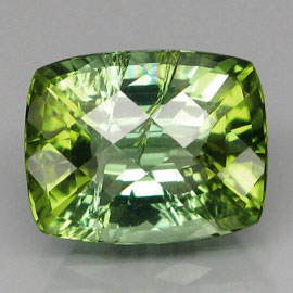 Яркий сочно-зеленый турмалин 3,33 карат