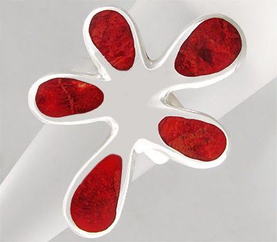 Оригинальное кольцо с кораллами