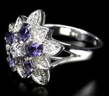 Симпатичное кольцо-цветок с иолитами Серебро 925
