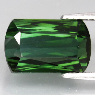 Чистейший зеленый турмалин 5,91 карат