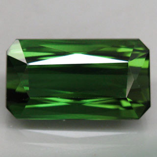 Чистейший зеленый турмалин 6,01 карат