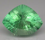 Ярко-зеленый флюорит лазерной огранки 42,67 карат 