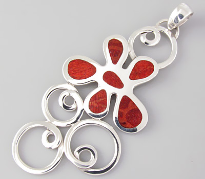 Крупный кулон с кораллами