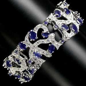 Великолепный браслет с синими сапфирами