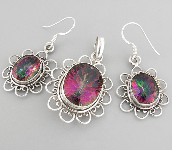 Комплект с мистическими топазами