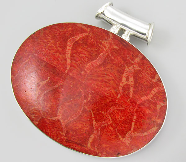 Крупный кулон с кораллом