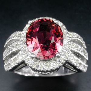 Кольцо с роскошным чистейшим турмалином