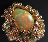 Роскошное кольцо с эфиопским опалом и демантоидами Золото