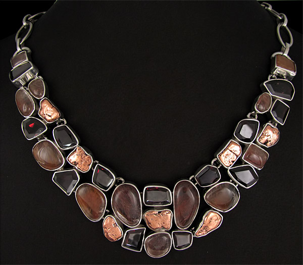 Колье с рутиловым кварцем, медью и гранатами