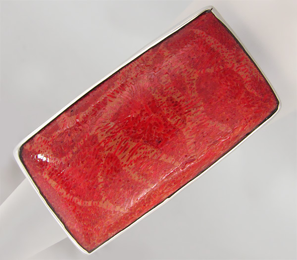 Кольцо с кораллом