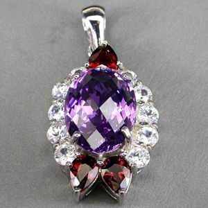 Роскошный кулон с ярким аметистом и самоцветами