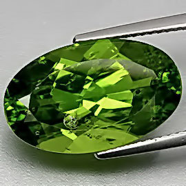 Крупный перидот 10,22 карат