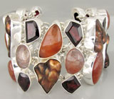 Широкий массивный браслет с рутиловым кварцем, пузырчатым жемчугом и гранатами Серебро 925