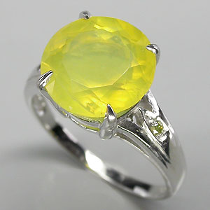 Кольцо с лимонно-желтым мексиканским опалом