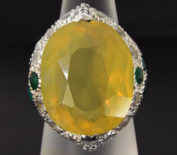 Кольцо с мексиканским опалом, зеленым агатом и бесцветными цирконами