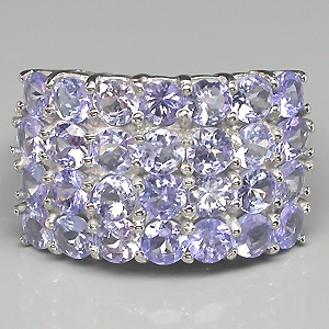 Замечательное кольцо с танзанитами