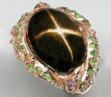 Кольцо из коллекции "Mia" с крупным звездчатым диопсидом, аметистами и цаворитами Серебро 925