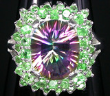 Яркий мистик-топаз в окружении сочно-зеленых цаворитов Серебро 925