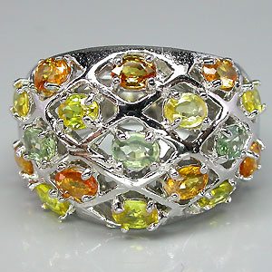 Широкое кольцо с разноцветными сапфирами