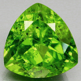 Сочно-зеленый перидот 10,66 карат