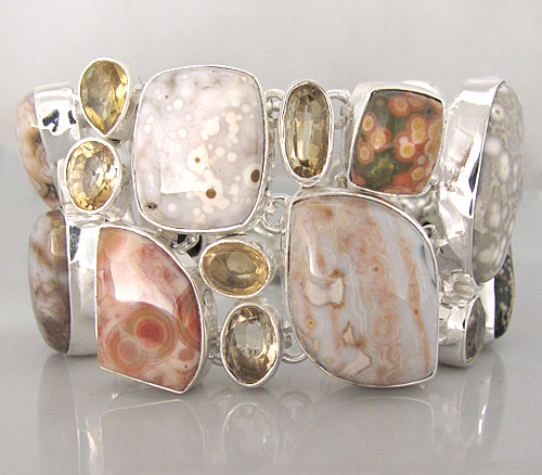 Широкий массивный браслет с яшмой и цитринами