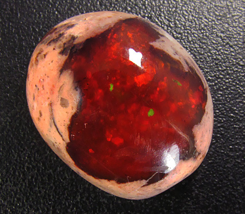 Мексиканский болдер опал 8,98 карат