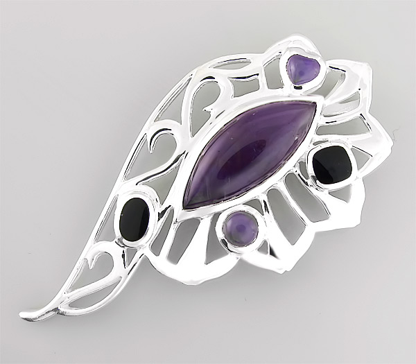 Кулон из коллекции "Ocean Dreams" со сливовыми аметистами и ониксом