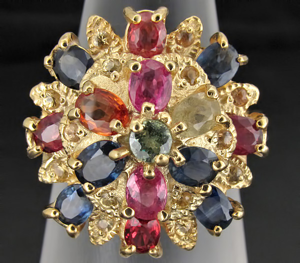 Кольцо из коллекции "Mia" с разноцветными сапфирами и рубинами