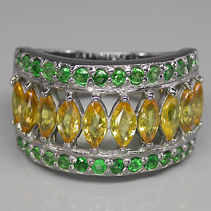 Кольцо с золотисто-желтыми сапфирами и цаворитами