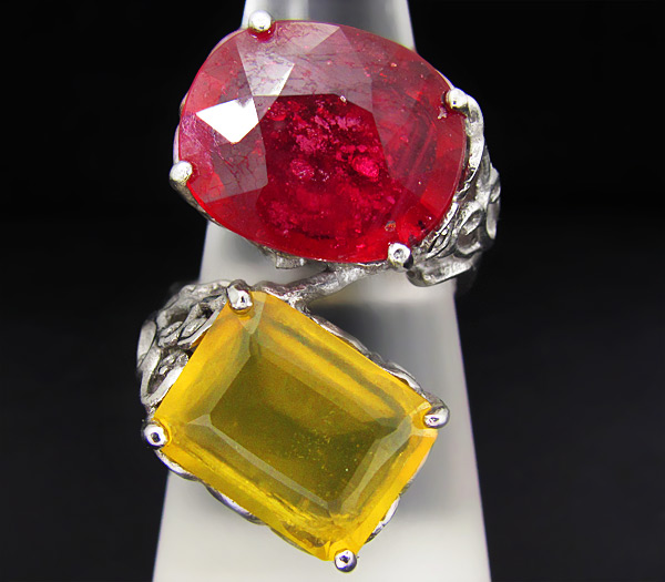 Кольцо с мексиканским опалом и сапфиром