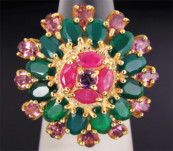 Кольцо из коллекции "Mia" с аметистом, сапфирами, агатами и родолитами