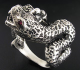 Скульптурное кольцо "Схватка" с инкрустацией сапфирами и марказитами Серебро 925