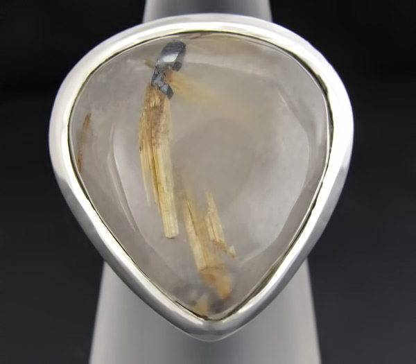 Кольцо с золотистым рутиловым кварцем