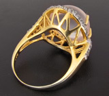 Кольцо из коллекции "Mia" с крупным кабошоном кварца и топазами Серебро 925