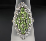 Эффектное кольцо с яркими перидотами Серебро 925