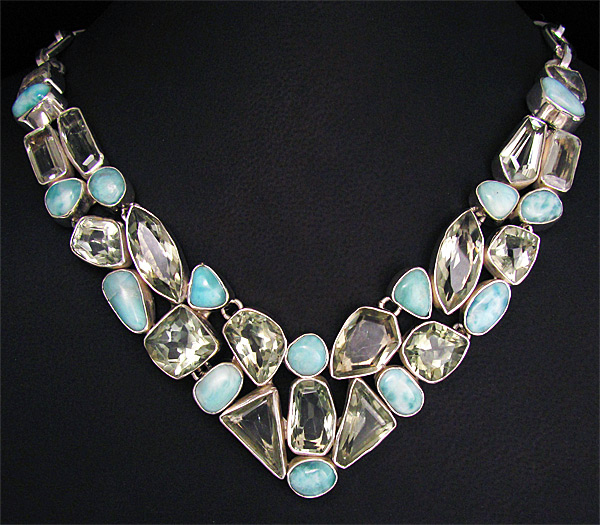 Колье с ларимаром и зелеными аметистами