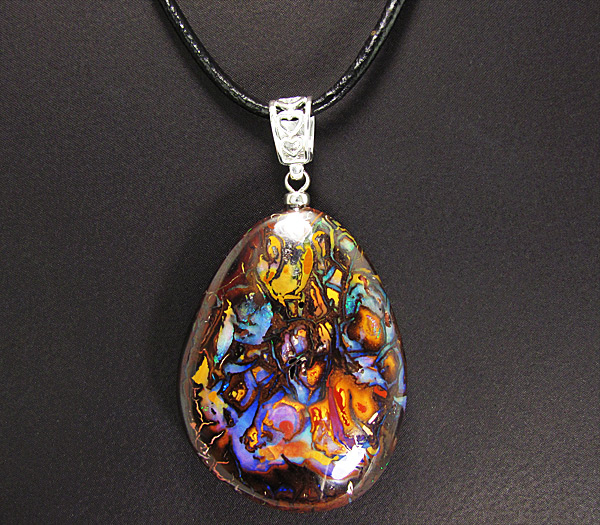 Крупный австралийский болдер опал 100+ карат на шнуре