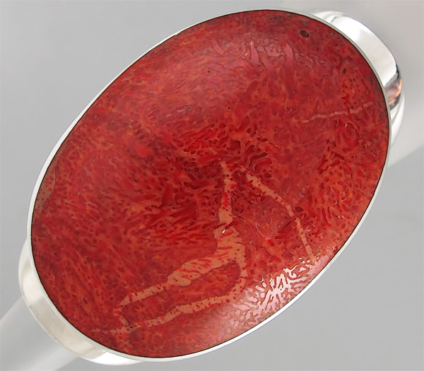 Кольцо с кораллом