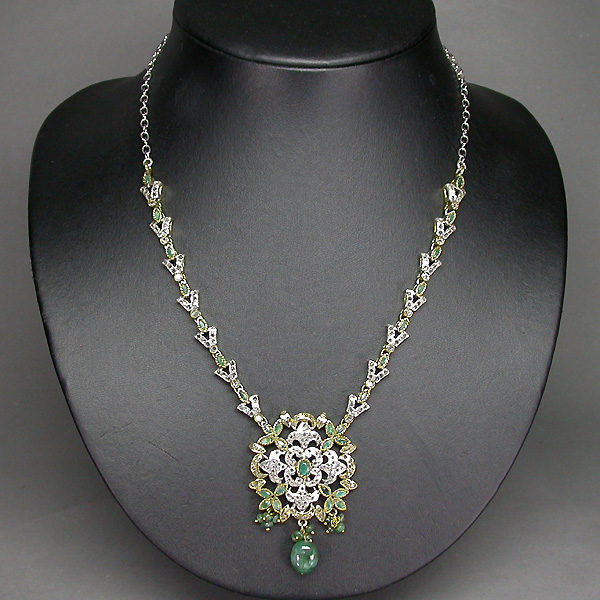 Колье с изумрудами