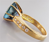 Кольцо с полихромным танзанитом и 10-ю бриллиантами Золото